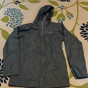 Columbia omni-tech light rain coat LAST CHANCE BEFORE ITS DONATED